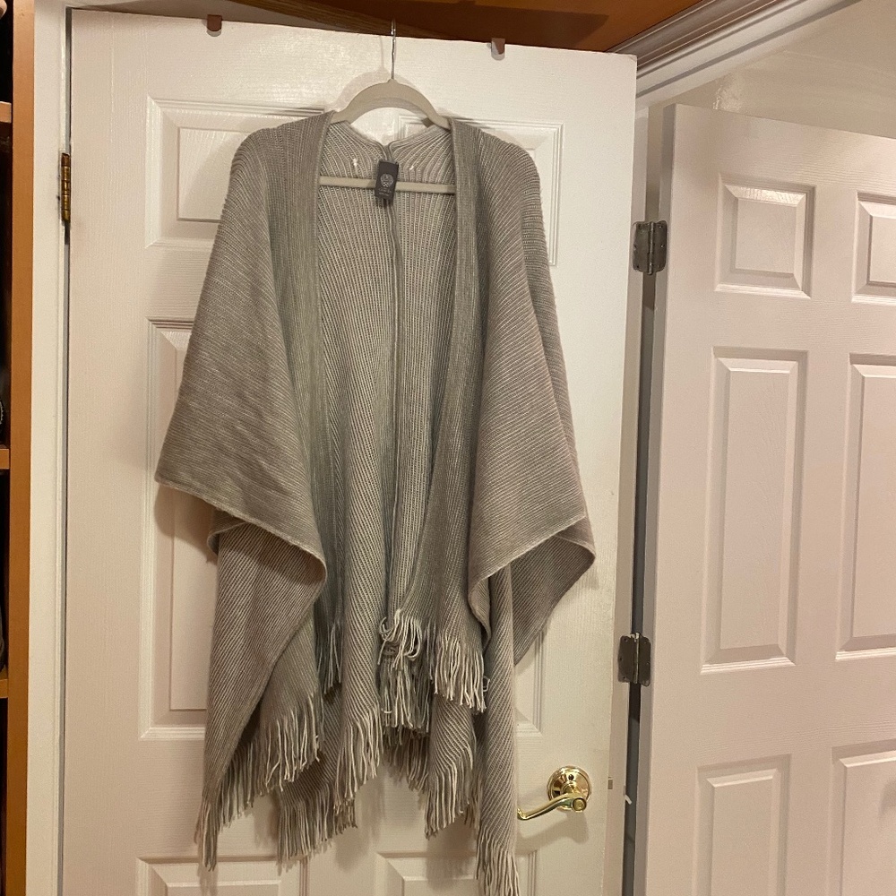 Vince Camuto Woven Wrap Layering Winter Tassel Cape O/S One Size Fits All